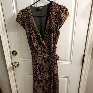 Bebe full length dress size 6 brown black print